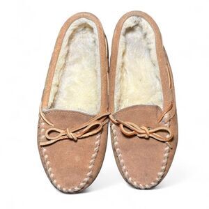 Minnetonka Women’s faux fur Lined Moccasin Slippers Size 7 Tan Suede Indoor Out
